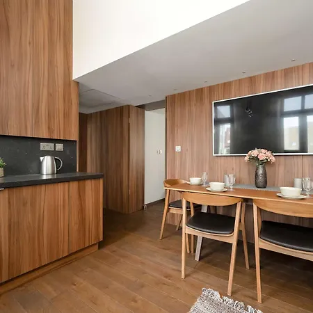 Cozy On The Main Square In By Renters