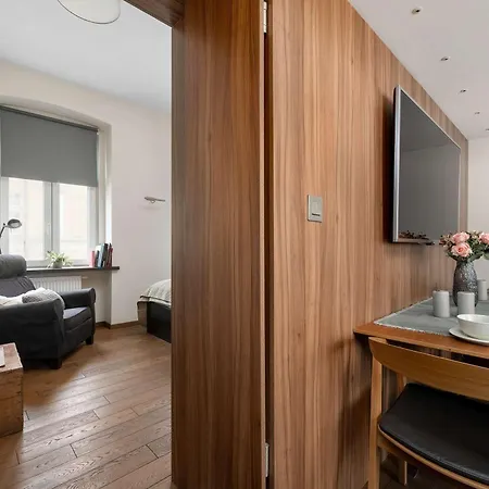 Cozy On The Main Square In By Renters *